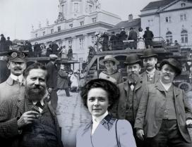 Fotocollage: Auf dem Alten Markt sieht man Menschen und Reisebusse aus der Zeit um 1910